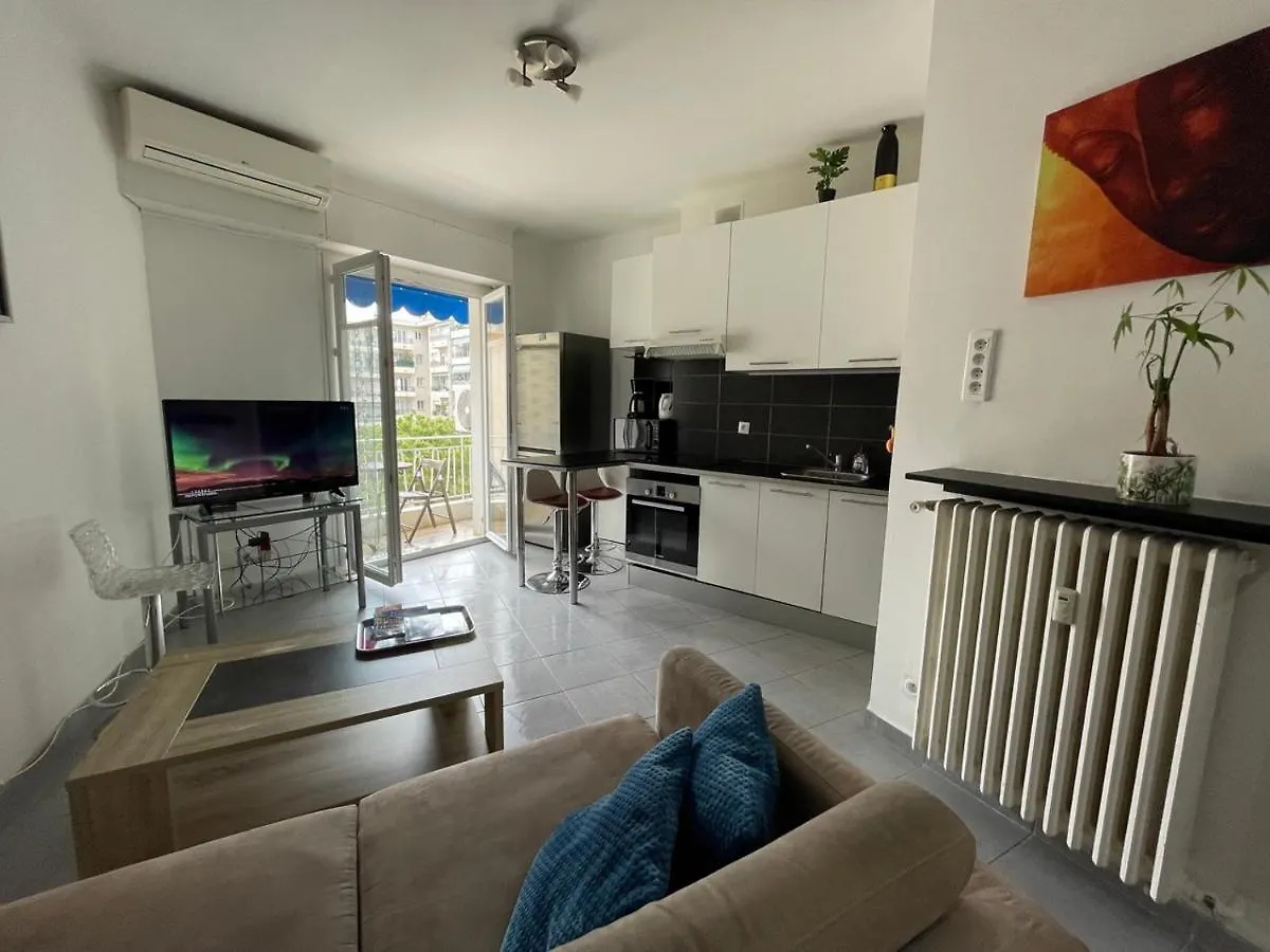 Apartment Nice Appartement Avenue Des Fleurs